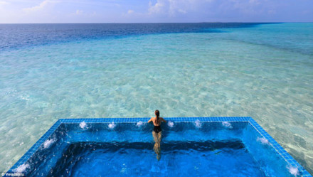 Trải nghiệm “đỉnh của đỉnh” trong những bể bơi có view ngoạn mục nhất thế giới ảnh 1