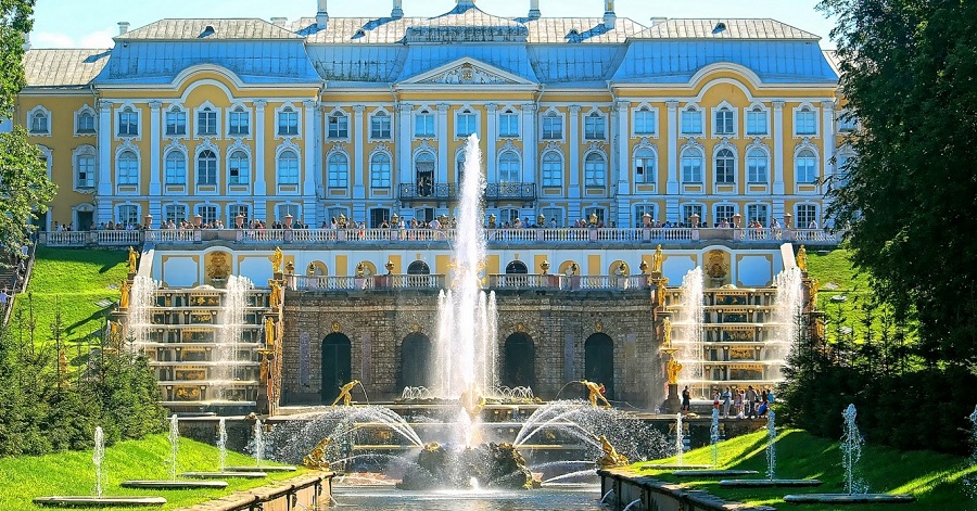 Cung điện mùa hè tại Nga