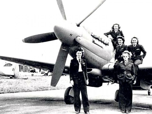 Các nữ phi công trong đơn vị ATA. Ảnh: Archive.